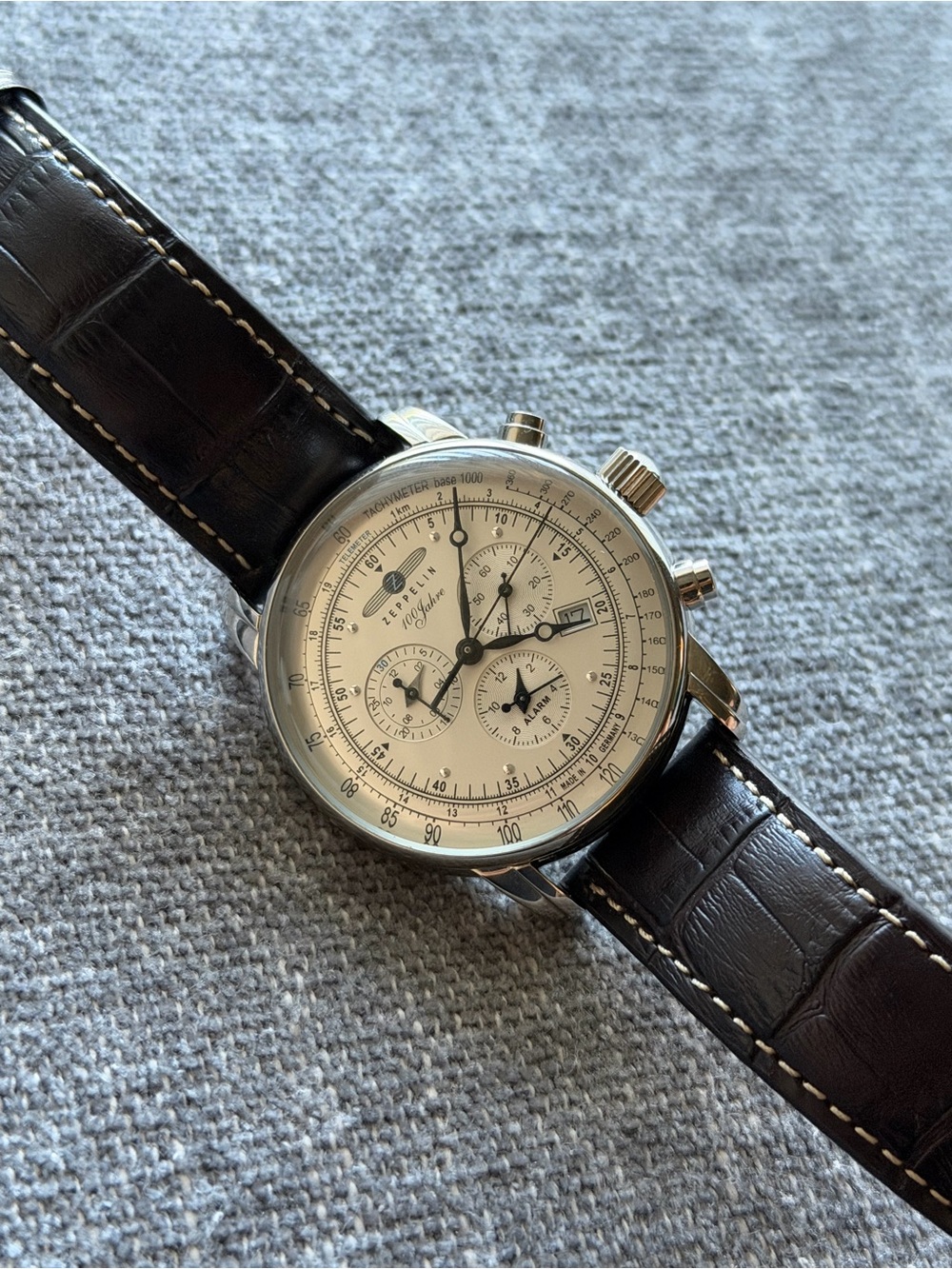 ZEPPELIN 7680-1 100 Years Limited
Quartz Chronograph Watch
